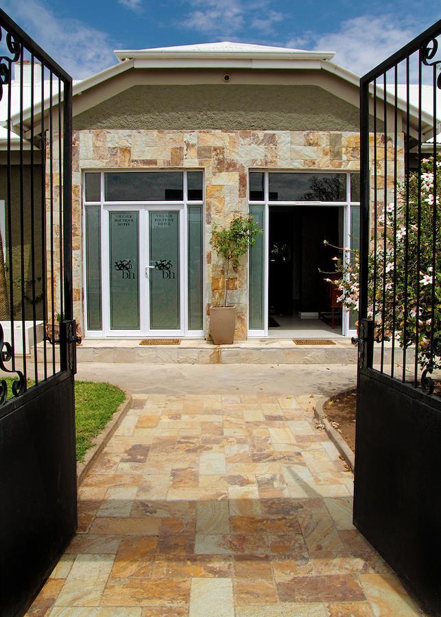 Village Boutique Hotel Otjiwarongo Exteriör bild