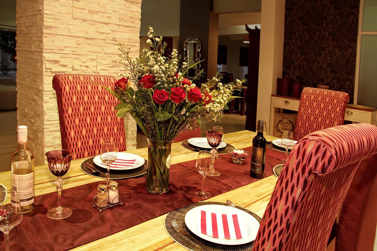 Village Boutique Hotel Otjiwarongo Exteriör bild