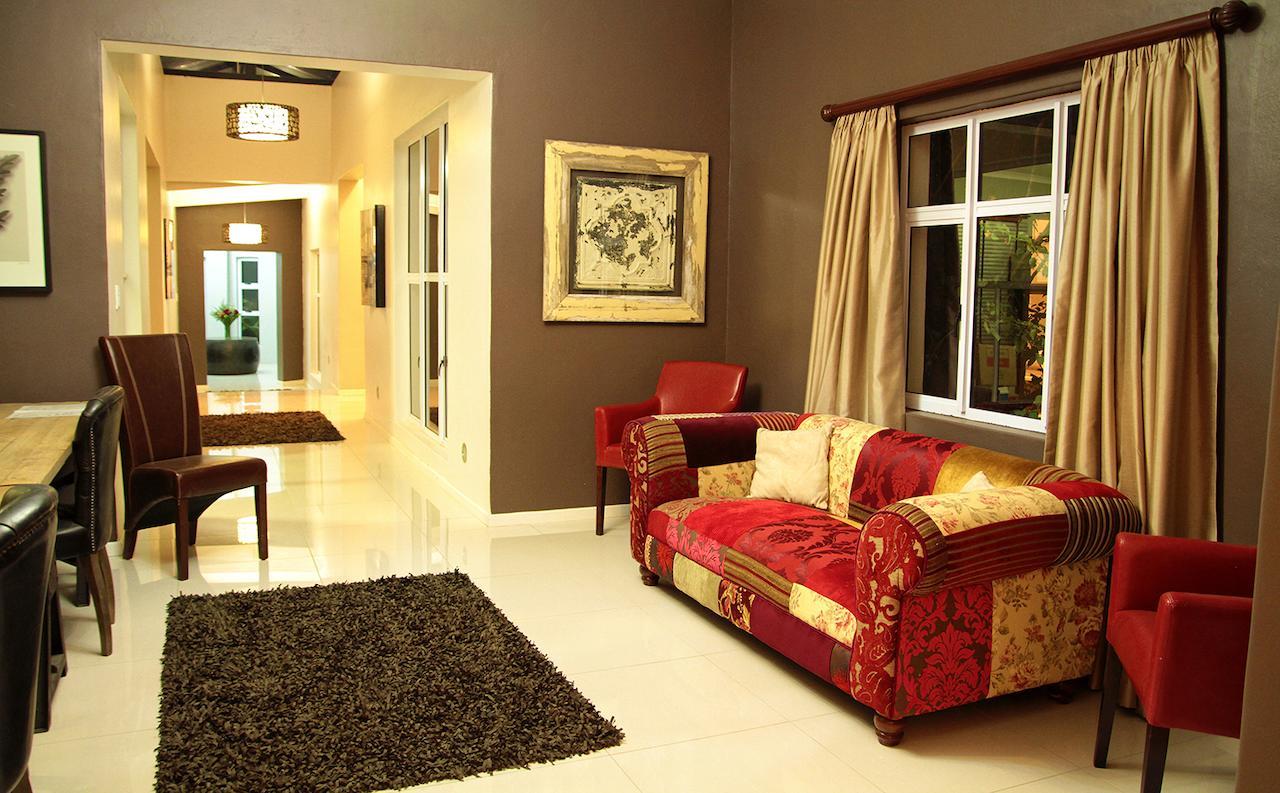 Village Boutique Hotel Otjiwarongo Exteriör bild