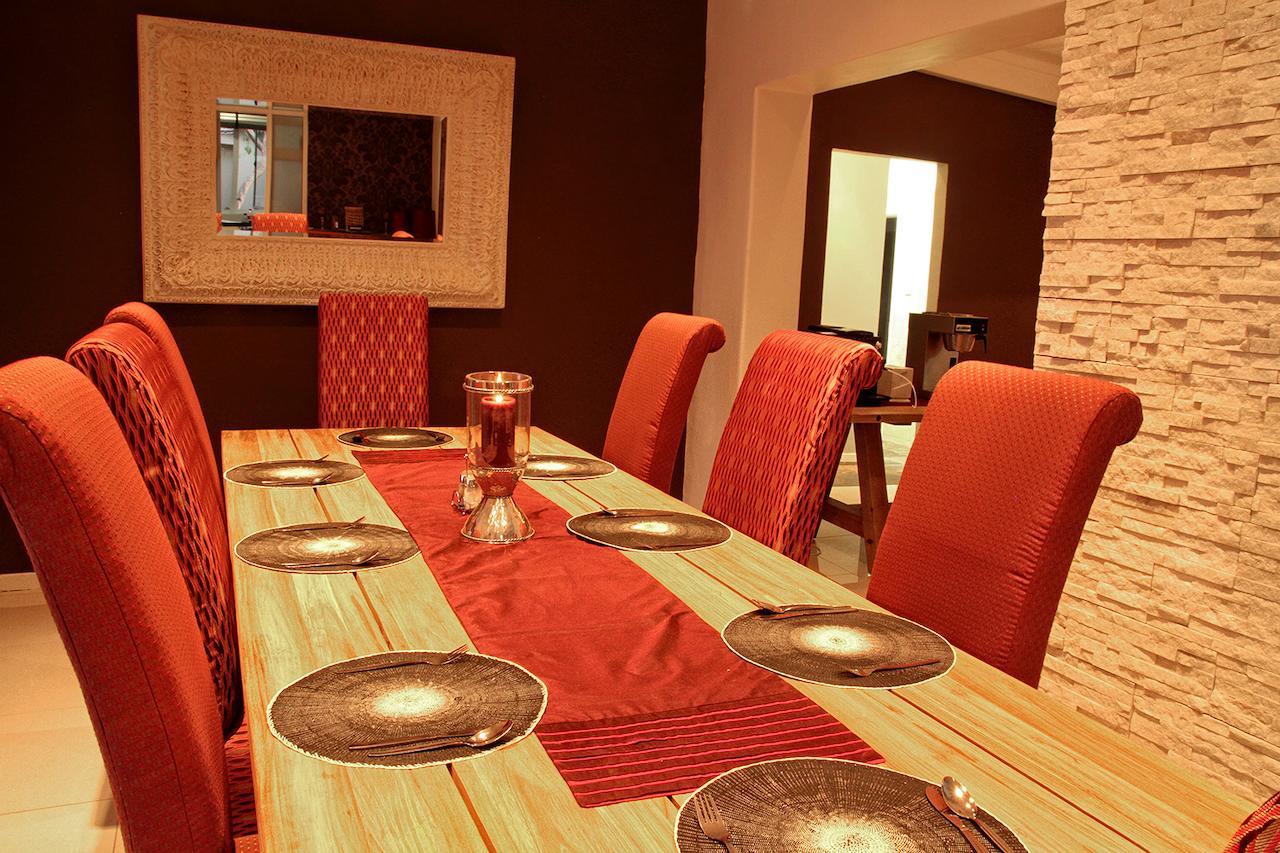 Village Boutique Hotel Otjiwarongo Exteriör bild