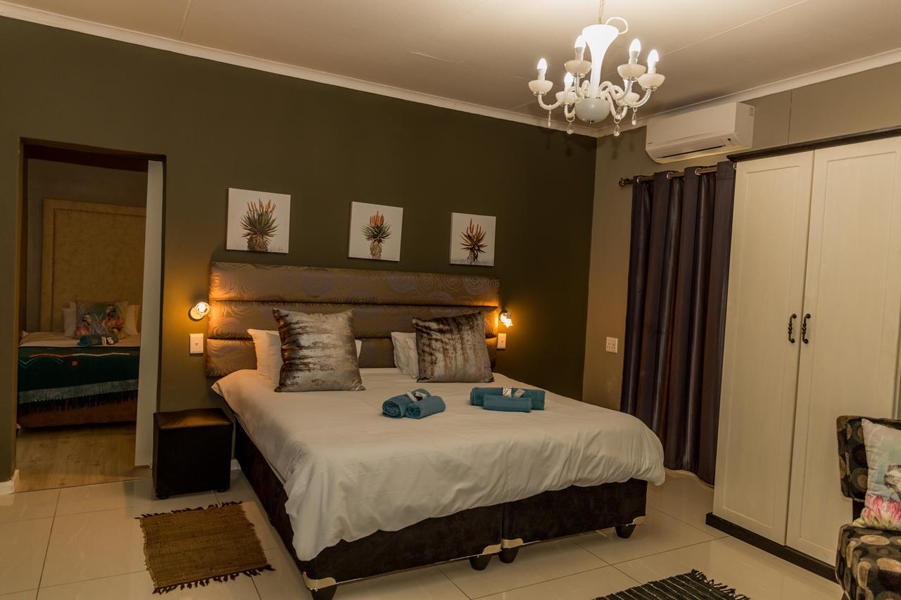 Village Boutique Hotel Otjiwarongo Exteriör bild