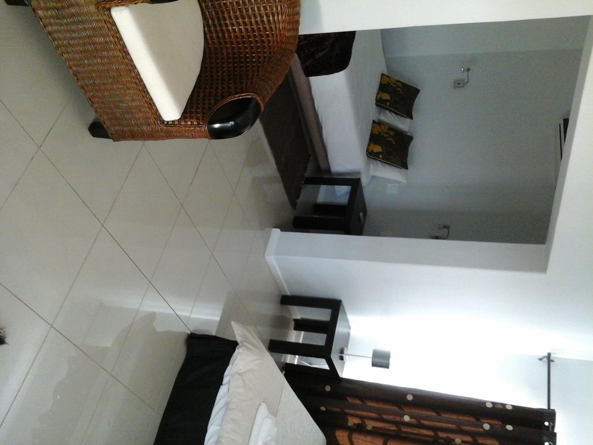 Village Boutique Hotel Otjiwarongo Exteriör bild