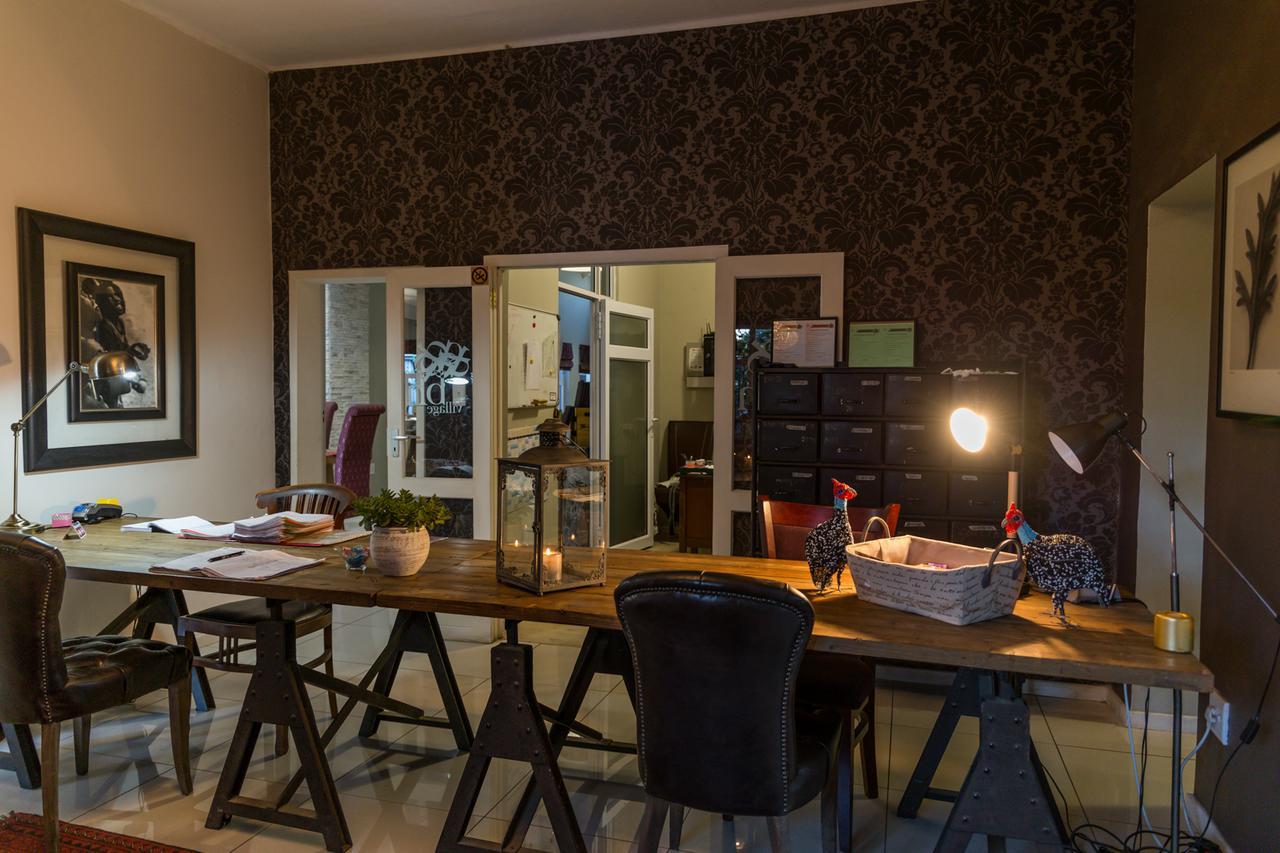 Village Boutique Hotel Otjiwarongo Exteriör bild