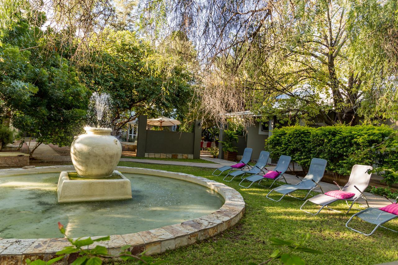 Village Boutique Hotel Otjiwarongo Exteriör bild