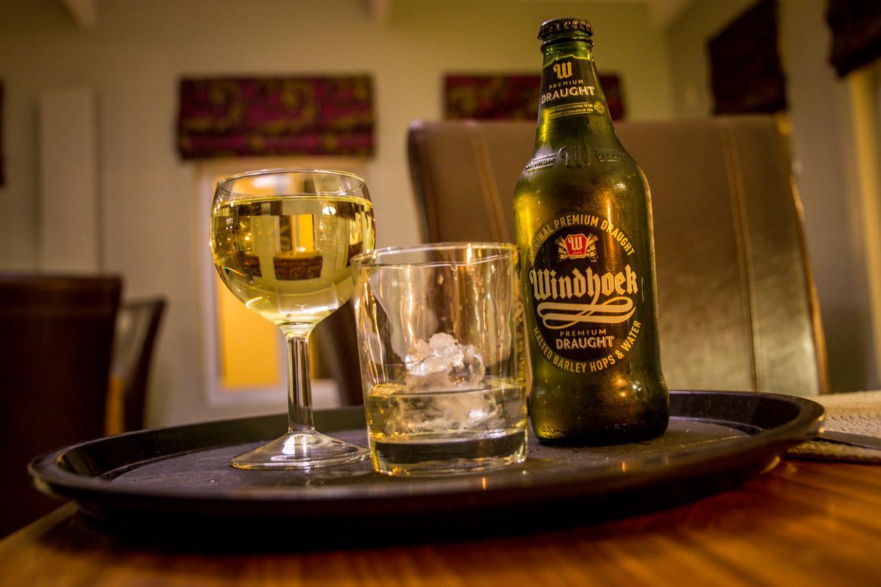 Village Boutique Hotel Otjiwarongo Exteriör bild