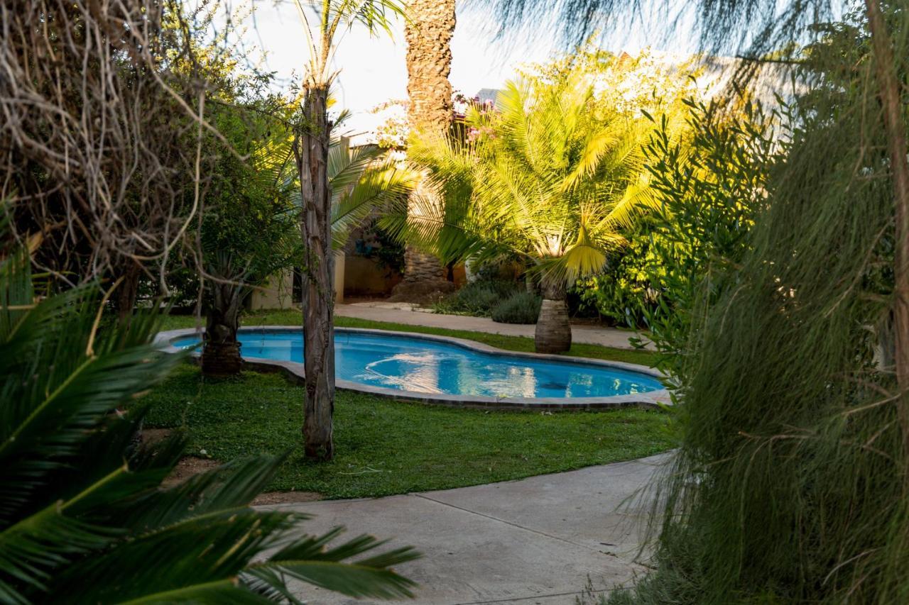 Village Boutique Hotel Otjiwarongo Exteriör bild