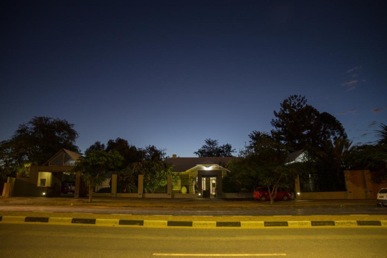 Village Boutique Hotel Otjiwarongo Exteriör bild
